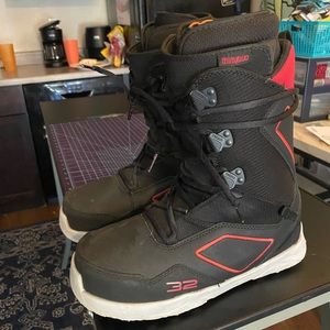 Thirtytwo snowboard boots size 8 JP lights used